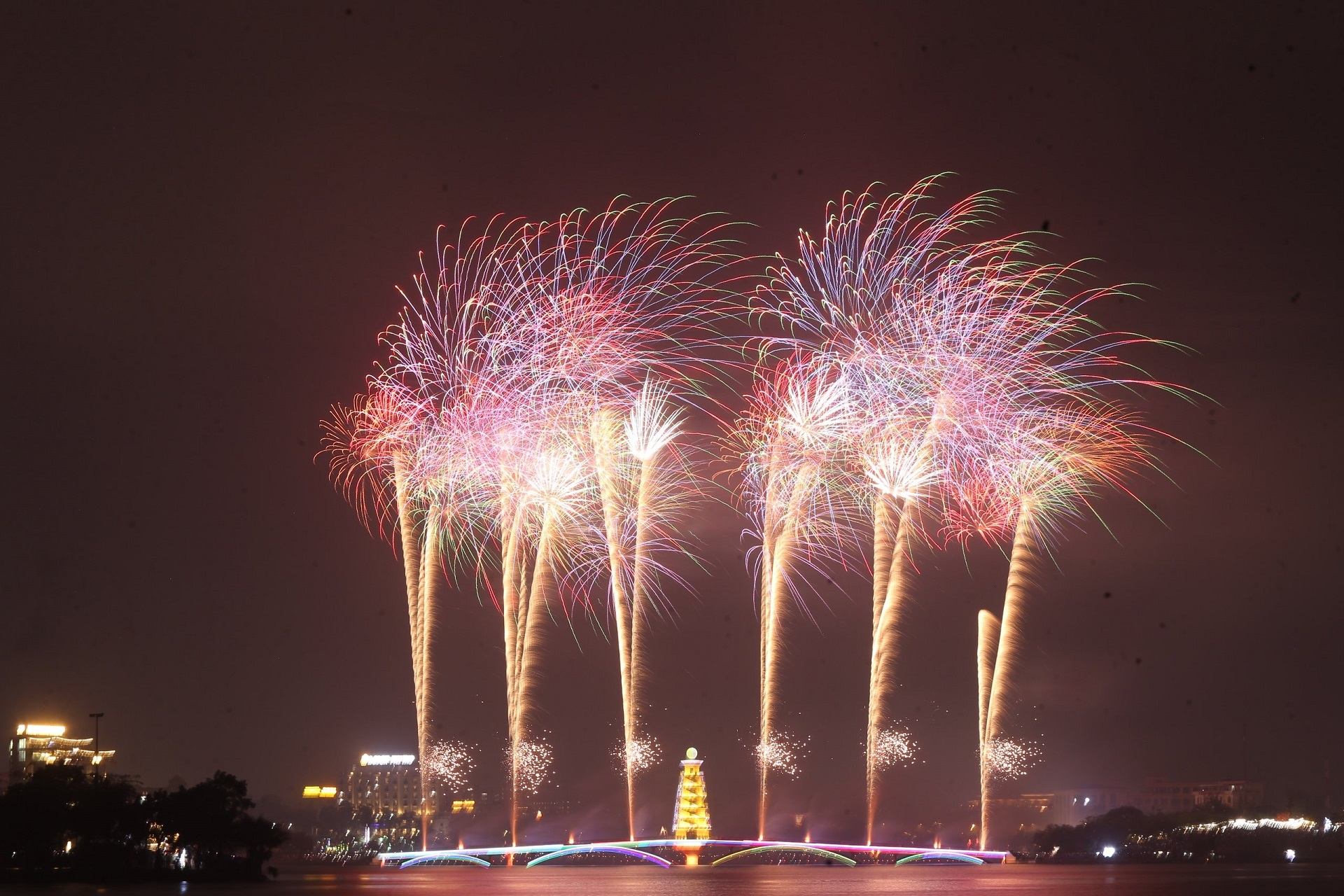 Phú Thọ tổ chức bắn pháo hoa trước ngày Giỗ Tổ